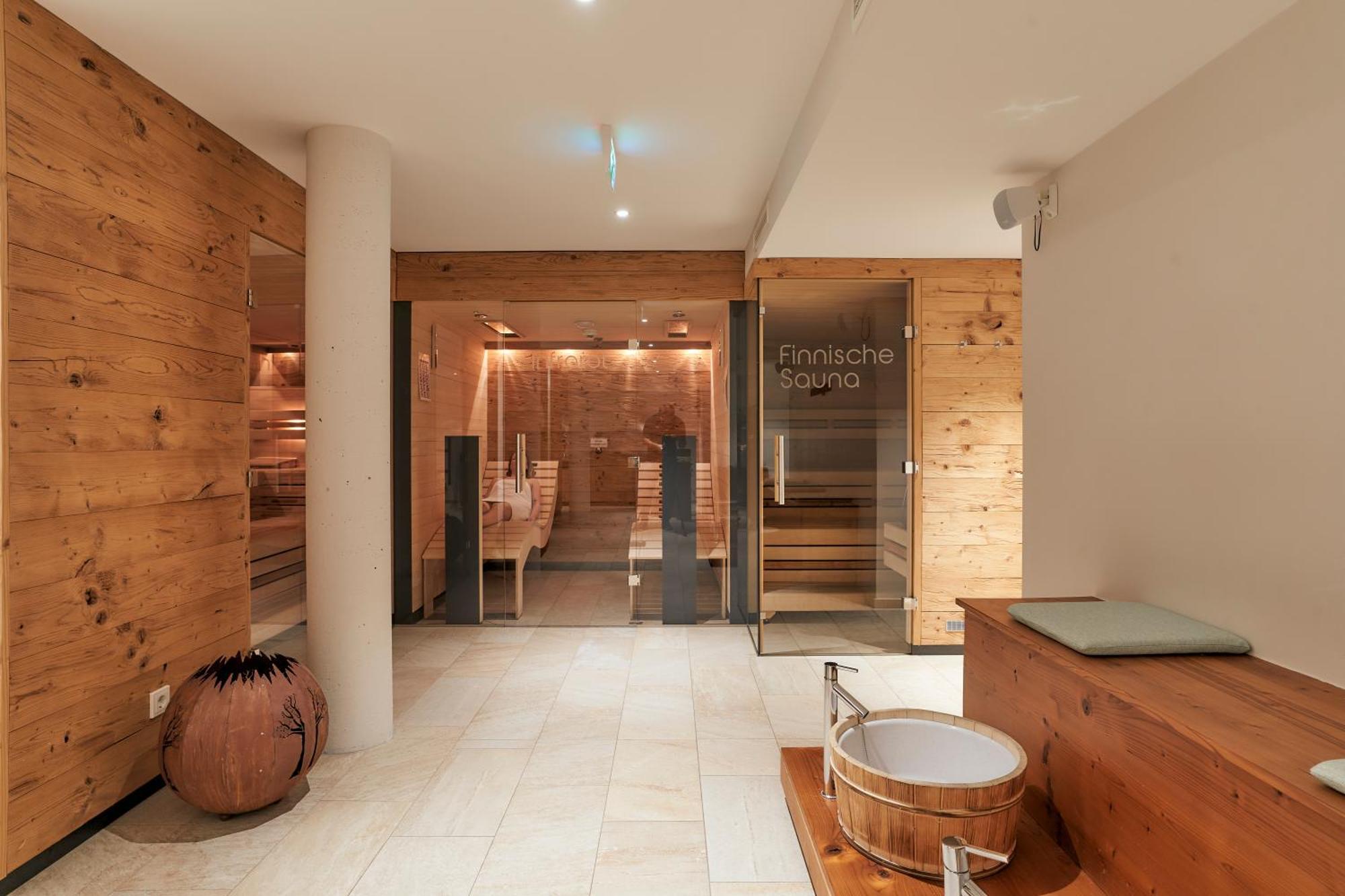 Adler Alpen Apartments 施伦斯 外观 照片